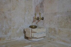 Travel Inn Cave Hotel