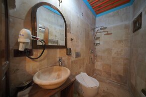 Travel Inn Cave Hotel