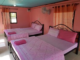 Baan Phanawan Resort