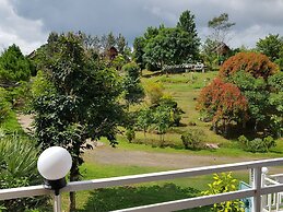 Baan Phanawan Resort