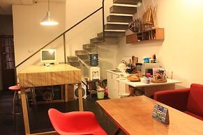 Buton Backpaker Lodge - Hostel