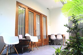 Buton Backpaker Lodge - Hostel