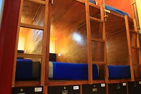 Buton Backpaker Lodge - Hostel