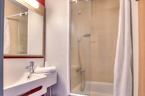 B&B HOTEL Villeneuve-Loubet Village