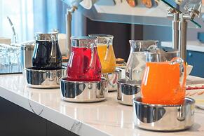 AC Hotel by Marriott Boston Downtown