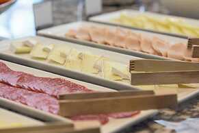 AC Hotel by Marriott Boston Downtown