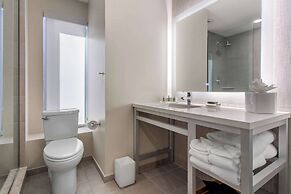 Cambria Hotel Philadelphia Downtown Center City