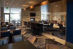 Holiday Inn Express & Suites Denver - Aurora Medical Campus by IHG