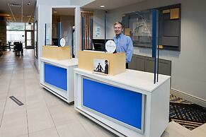 Holiday Inn Express & Suites Denver - Aurora Medical Campus by IHG