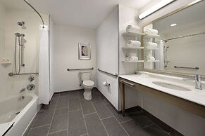 Hampton Inn Long Beach Airport