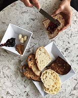 Hyatt Place Glendale / Los Angeles