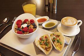 Canopy by Hilton Dallas Uptown