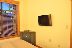 Village 2416 White Mountain Lodge