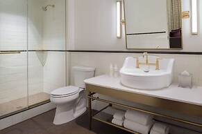 Hotel Savoy Kansas City, Tapestry Collection by Hilton