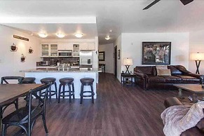 Village 2230 White Mountain Lodge