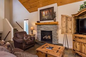 Mammoth Gateway Village 11