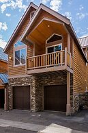 Mammoth Gateway Village 11