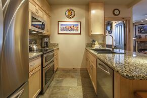 Juniper Springs Lodge by Mammoth Five Star