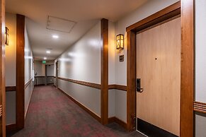 Juniper Springs Lodge by Mammoth Five Star