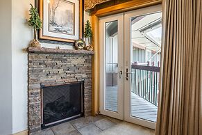 Juniper Springs Lodge by Mammoth Five Star