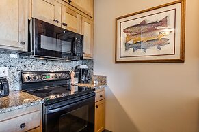 Juniper Springs Lodge by Mammoth Five Star