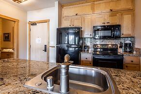 Juniper Springs Lodge by Mammoth Five Star