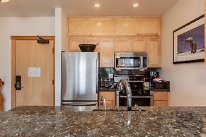 Juniper Springs Lodge by Mammoth Five Star