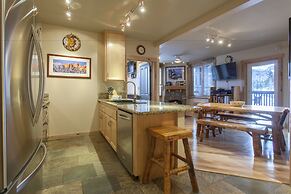 Juniper Springs Lodge by Mammoth Five Star