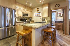 Juniper Springs Lodge by Mammoth Five Star