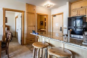 Juniper Springs Lodge by Mammoth Five Star