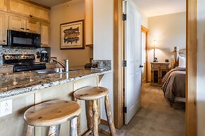 Juniper Springs Lodge by Mammoth Five Star