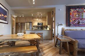 Juniper Springs Lodge by Mammoth Five Star