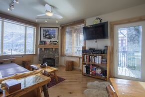 Juniper Springs Lodge by Mammoth Five Star