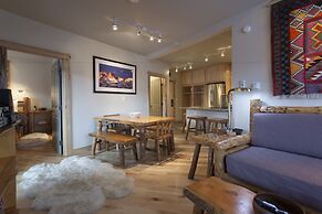 Juniper Springs Lodge by Mammoth Five Star