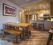 Juniper Springs Lodge by Mammoth Five Star