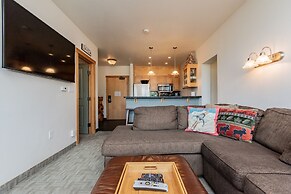 Juniper Springs Lodge by Mammoth Five Star