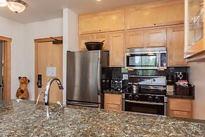 Juniper Springs Lodge by Mammoth Five Star