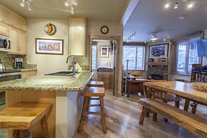 Juniper Springs Lodge by Mammoth Five Star