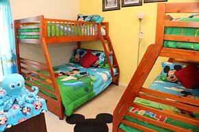 Sun Kissed Delight! Lovely Pool & Spa! 4 Bedroom Home by RedAwning