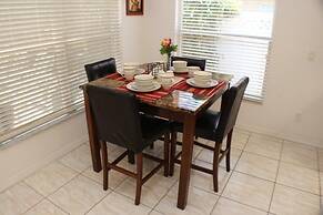 Sun Kissed Delight! Lovely Pool & Spa! 4 Bedroom Home by RedAwning