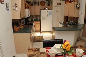 Sun Kissed Delight! Lovely Pool & Spa! 4 Bedroom Home by RedAwning