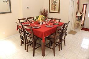 Sun Kissed Delight! Lovely Pool & Spa! 4 Bedroom Home by RedAwning