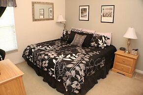 Sun Kissed Delight! Lovely Pool & Spa! 4 Bedroom Home by RedAwning