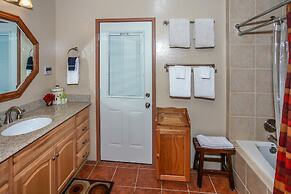 Bear Mountain Escape 2 Bedroom Apts by RedAwning