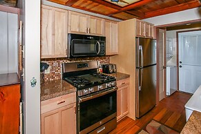 Bear Mountain Escape 2 Bedroom Apts by RedAwning