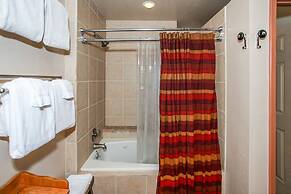 Bear Mountain Escape 2 Bedroom Apts by RedAwning