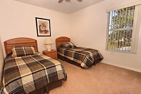 684od 5 Bedroom Home by RedAwning