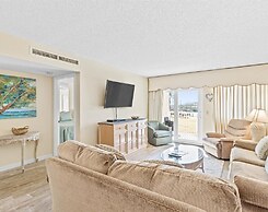 Holiday Surf & Racquet Club 118 2 Bedroom Condo by RedAwning
