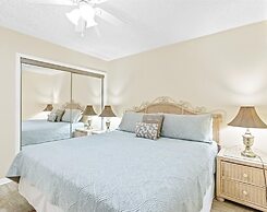 Holiday Surf & Racquet Club 118 2 Bedroom Condo by RedAwning