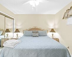 Holiday Surf & Racquet Club 118 2 Bedroom Condo by RedAwning